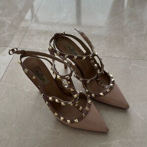 Valentino Garavani Rockstud 65 Patent Leather Pumps